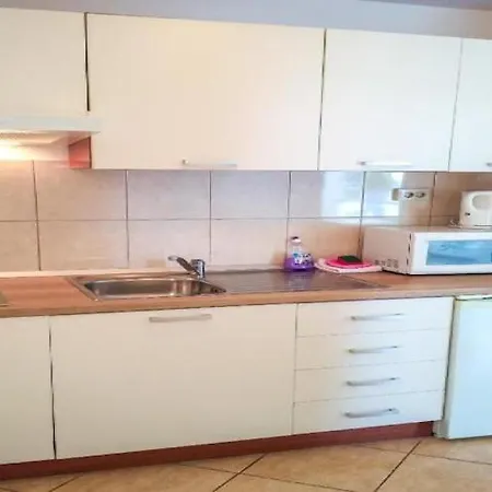 - Comfort One Bedroom G1 Lumbarda