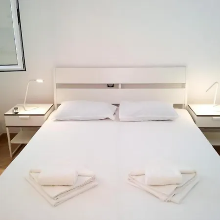 - Comfort One Bedroom G1 *