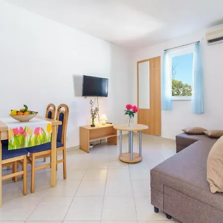 - Comfort One Bedroom G1 *