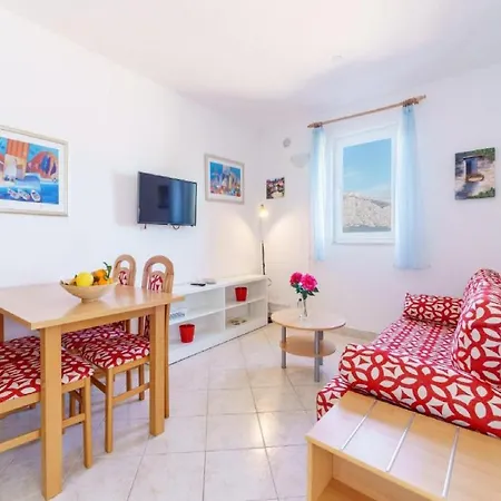 - Comfort One Bedroom G1 *